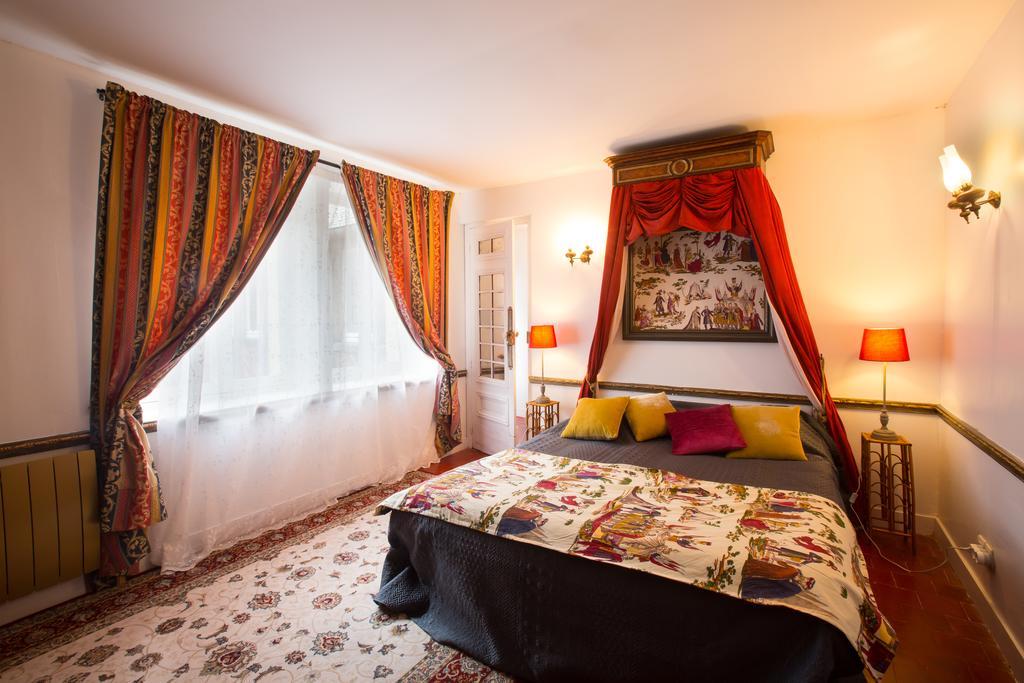 Chateau De La Madeleine Bed and Breakfast Pressagny-lʼOrgeuilleux Habitación foto