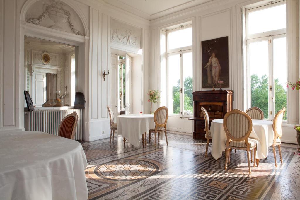 Chateau De La Madeleine Bed and Breakfast Pressagny-lʼOrgeuilleux Exterior foto
